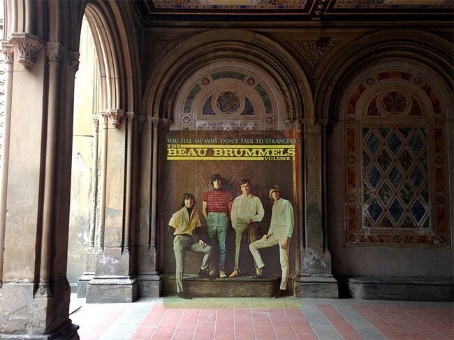 Группа The Beau Brummels - терраса Arcade недалеко от фонтана Bethesda