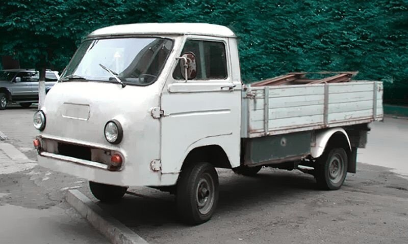 ЕрАЗ-762Г. Грузовая версия с деревянным кузовом.