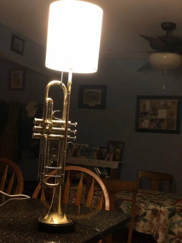 Лампа саксофониста