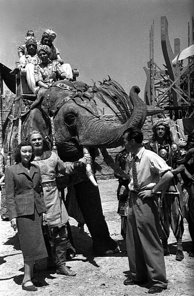 Лидия Вертинская и Сергей Столяров на съемках фильма "Садко". 1952 год