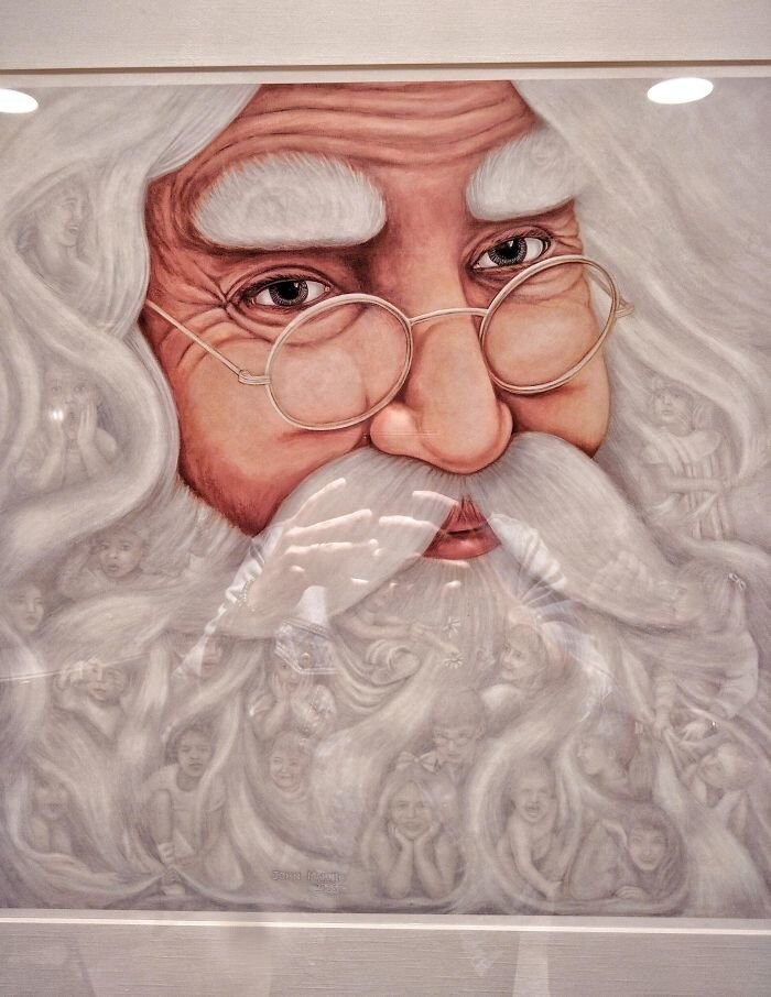 Жуткий Санта и его борода из непослушных юных душ?