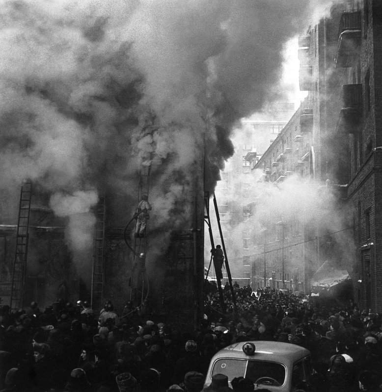 Пожар в Москве. 1960 год. Фото: Владислав Киврин.