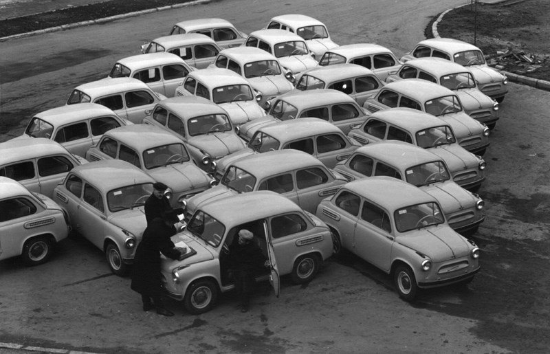 Новые «Запорожцы». 1960 год. Фото: Николай Рахманов.