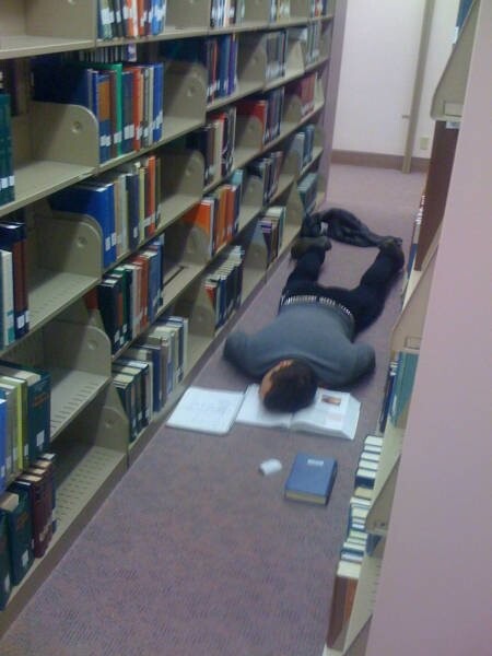 Сон в библиотеке