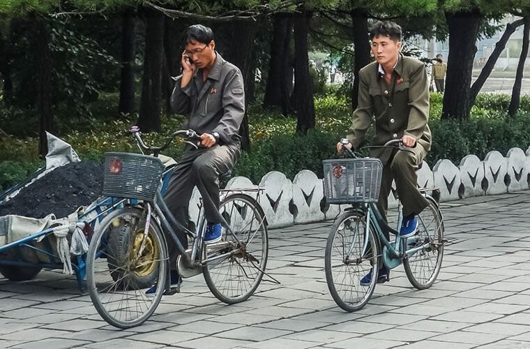 Северная Корея: сотовые телефоны