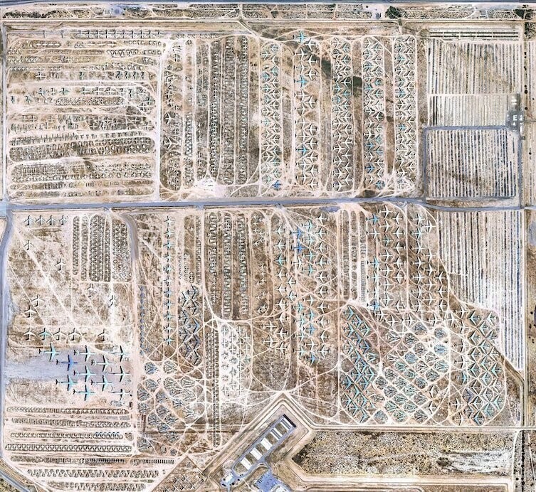 Старая авиабаза Дэвис-Монтэн в Аризоне - самое большое в мире кладбище самолетов