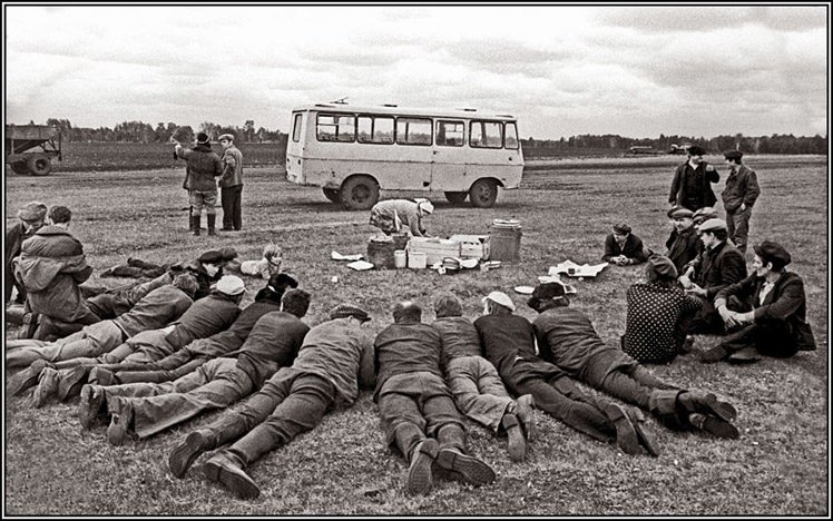 "Щемящие сердце"...советские фотографии Владимира Ролова