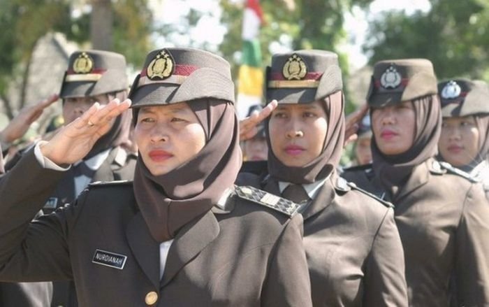 9. Индонезийских военнослужащих проверяют на девственность пальцами