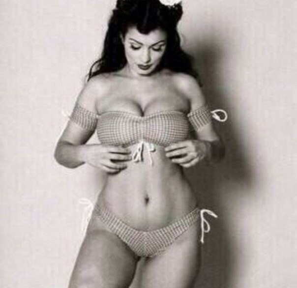10. Журнал Time якобы назвал это фото "идеал женской фигуры 1950-х ", но на самом деле - это снимок порнозвезды, сделанный в 2004-м.