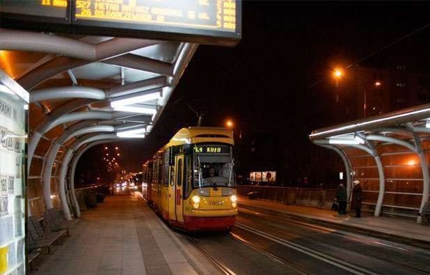 В Польше водитель трамвая отказался ехать, потому что под вагон залез кот
