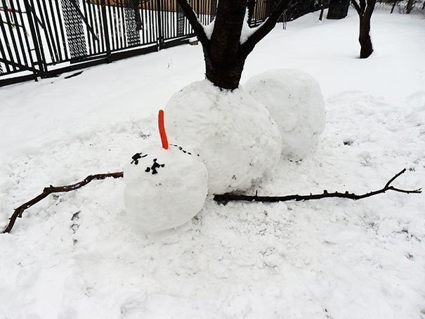 20 креативных снеговиков, которых невозможно развидеть