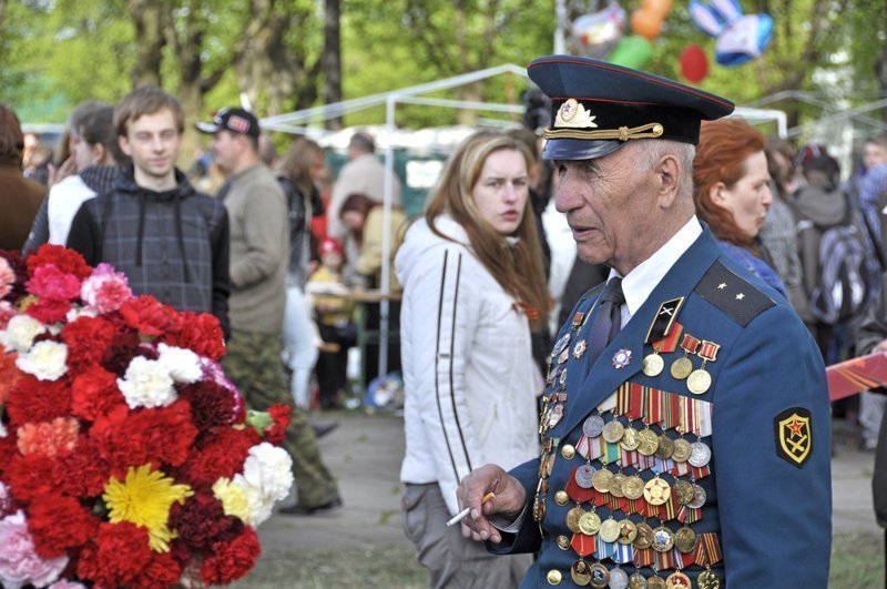 В Латвии законодательно приравняли ветеранов Красной Армии к солдатам вермахта