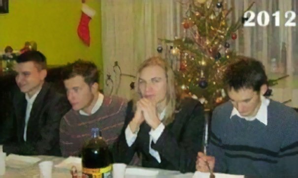 Четверо друзей поделились снимками, которые они делали на Рождество на протяжении 9 лет