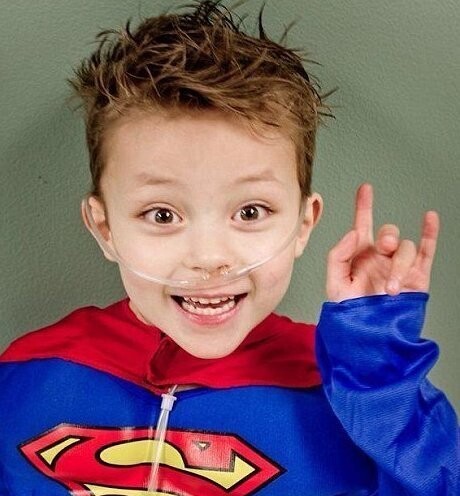 Фотограф помог тяжело больным детям почувствовать себя супергероями