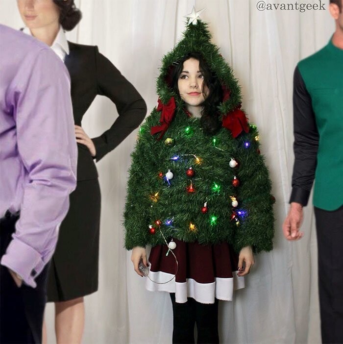 Оливия любит оригинальничать. Вот её рождественский свитер:
