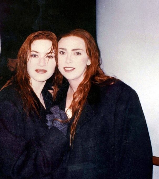Кейт Уинслет и ее дублер Сара Францль на съемках «Титаника».