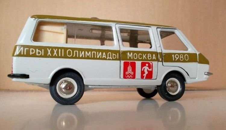 «Олимпийский» РАФ-2907 выставлен на продажу за 170.000 рублей, покупатель на модель пока не нашёлся