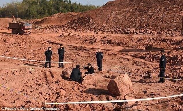 Затем находка была передана сотрудникам местного археологического музея