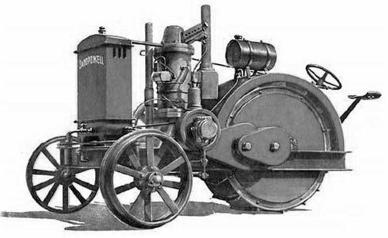 Как назывался и на каком топливе работал первый советский трактор?