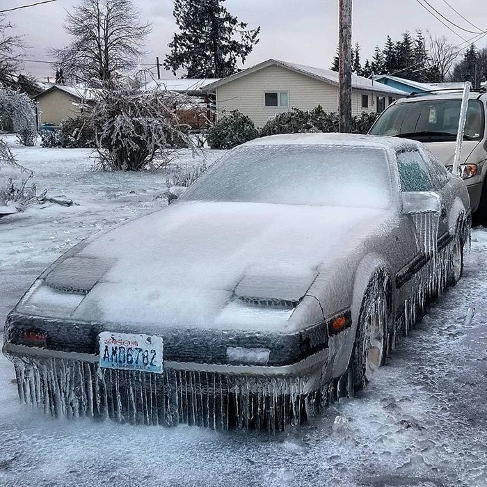 18. Машина в ледяном панцире