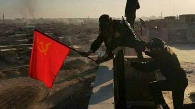 В освобожденной от ИГИЛ Ракке подняли флаг СССР