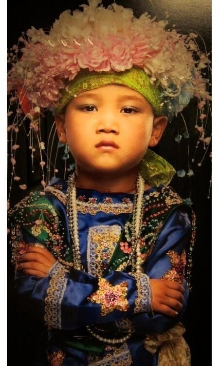 Дети мира. Фотографии малышей в традиционных одеждах