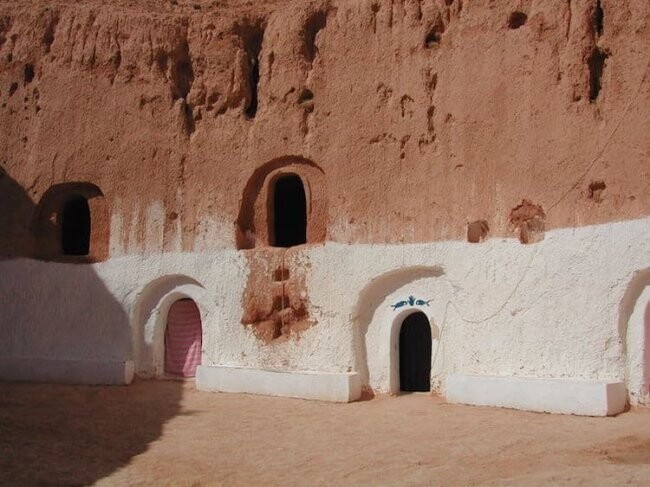 1. Пещерные дома (Матмата, Тунис)