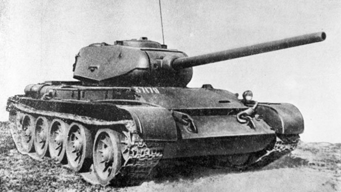 «Дедушка» Т-72: почему прорывной танк Т-44 не стал массовым?