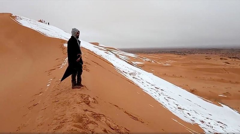 Второй год подряд в пустыне Сахара выпал снег