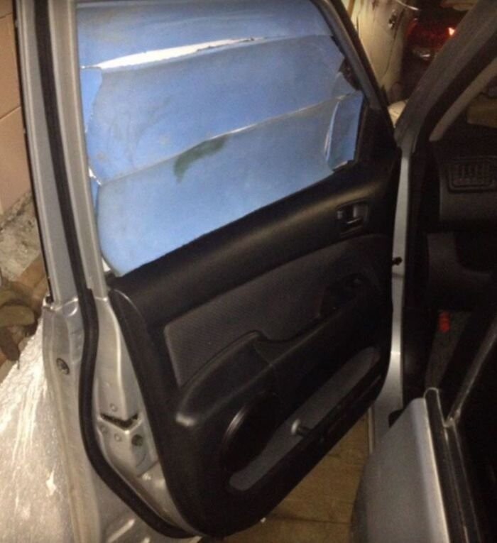 В Кемерове автохам на Крузаке разбил стекло другому автомобилисту