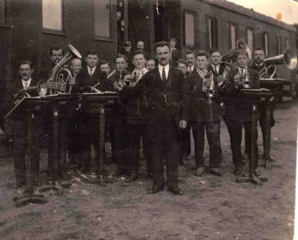 Встреча поезда с оркестром, 1930–е, Волковыск