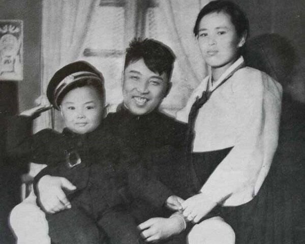 14. Ким Чен Ир участвовал в боях в возрасте трех лет.