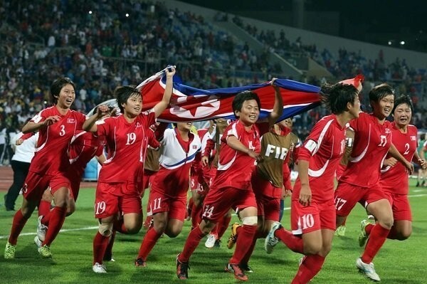 15. Ким Чен Ир лично тренировал сборную по футболу Северной Кореи посредством невидимого телефона.