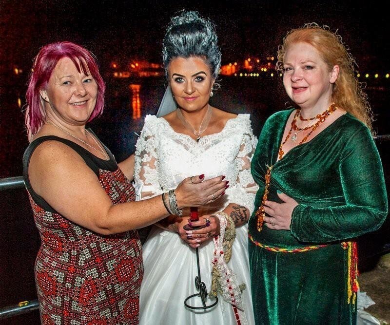 Ирландка вышла замуж за призрака Джека Воробья: "Духовный секс лучше физического"