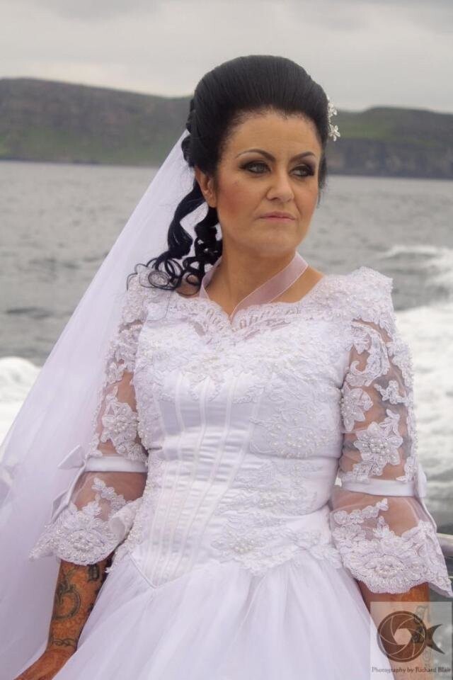 Ирландка вышла замуж за призрака Джека Воробья: "Духовный секс лучше физического"