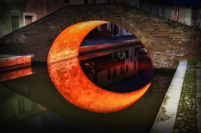 «Лунный» мост