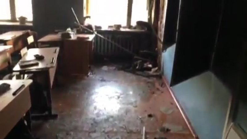 В Бурятии подросток напал на свою школу и порезал учеников 