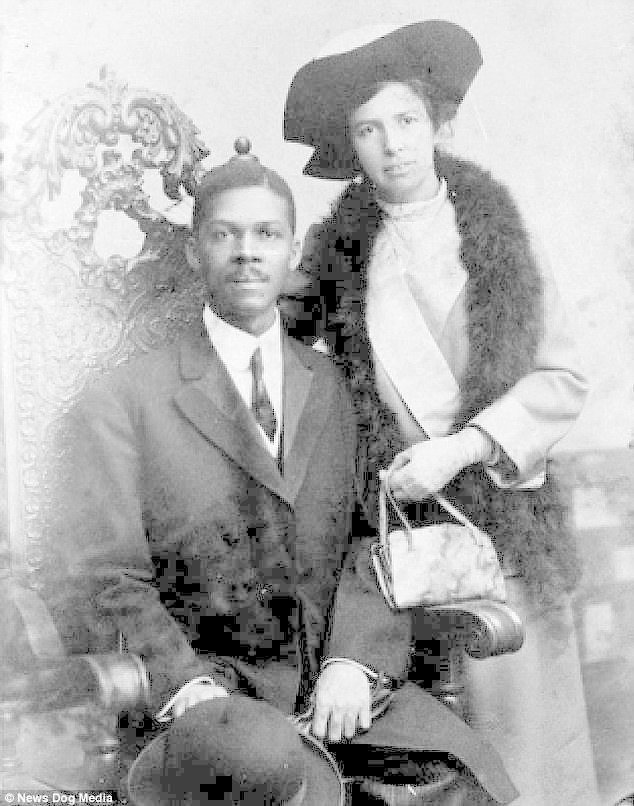 Американец Луис Грегори и британка Луиза Мэтьюс Грегори познакомились во время паломнического путешествия во вторую Святую Землю - Египет - в 1911 году