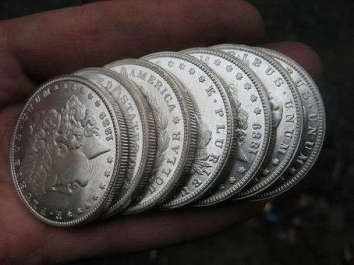 Фоторепортаж: Производство фальшивых монет в Китае