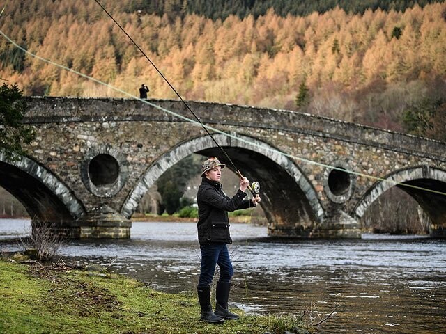 В Шотландии открылся сезон ловли лосося. Фоторепортаж