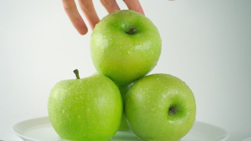 Об отношениях мужчины и женщины на примере яблок