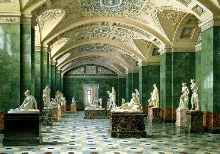 Зал античных скульптур в Эрмитаже.