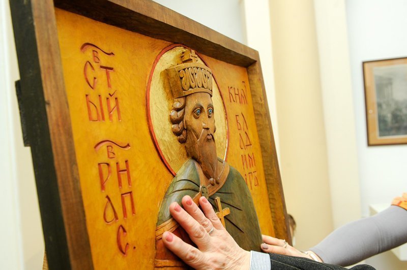 В российских церквях появляются иконы для ощупывания