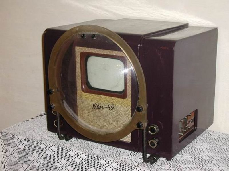 3. "КВН-49" - первый массовый ТВ в СССР, выпускавшийся с 1949 до 1960