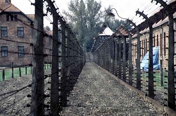 27 января 1945 г. 73 года назад Советские войска освободили узников Освенцима