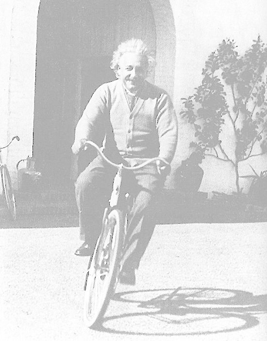 Альберт Эйнштейн - тоже любил пошалить
