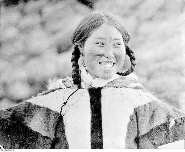 26. Девушка из племени инуитов. 
