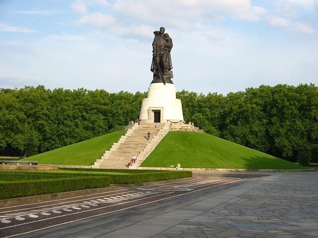 Прототип памятника Воин Освободитель