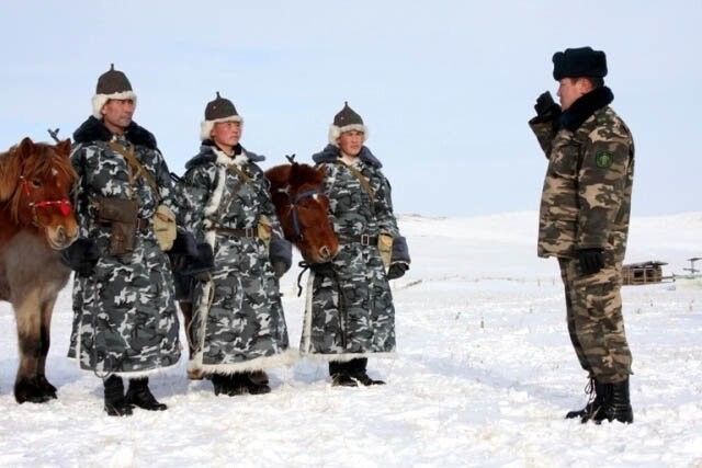 Форменный головной убор "Будёновка" военнослужащих пограничных войск Монголии