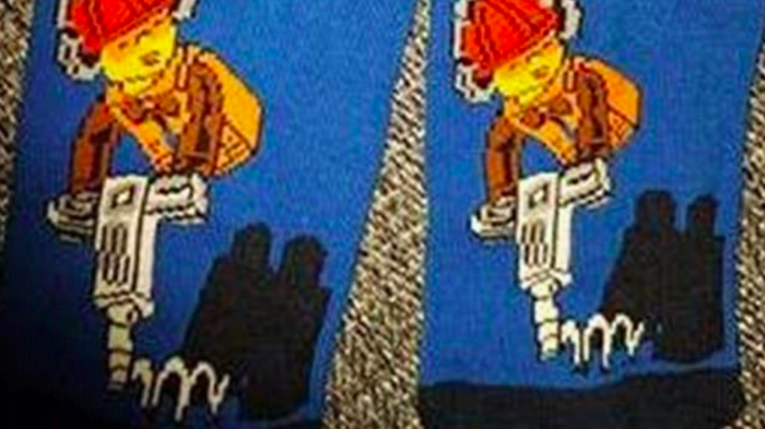 Мусульман возмутили детские носки с изображением человечка из Lego